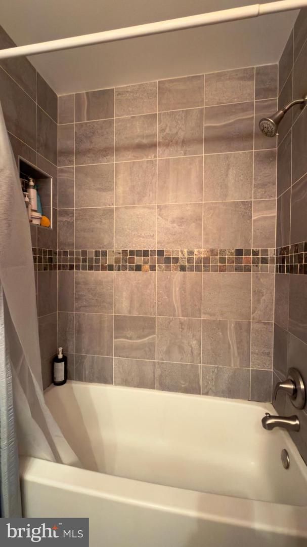 3346 OAKSHADE CT, FAIRFAX, Virginia 22033, 3 Bedrooms Bedrooms, ,3 BathroomsBathrooms,Residential,For sale,3346 OAKSHADE CT,VAFX2293018 MLS # VAFX2293018