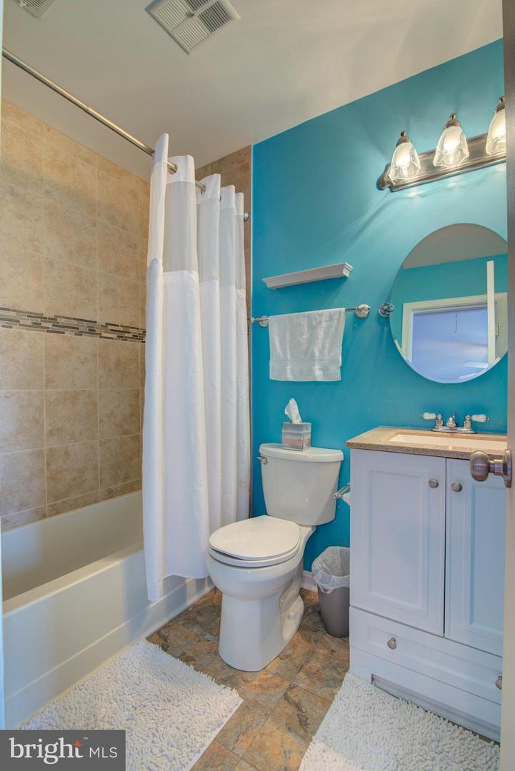 3346 OAKSHADE CT, FAIRFAX, Virginia 22033, 3 Bedrooms Bedrooms, ,3 BathroomsBathrooms,Residential,For sale,3346 OAKSHADE CT,VAFX2293018 MLS # VAFX2293018