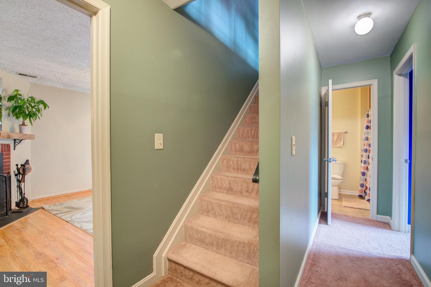 3346 OAKSHADE CT, FAIRFAX, Virginia 22033, 3 Bedrooms Bedrooms, ,3 BathroomsBathrooms,Residential,For sale,3346 OAKSHADE CT,VAFX2293018 MLS # VAFX2293018