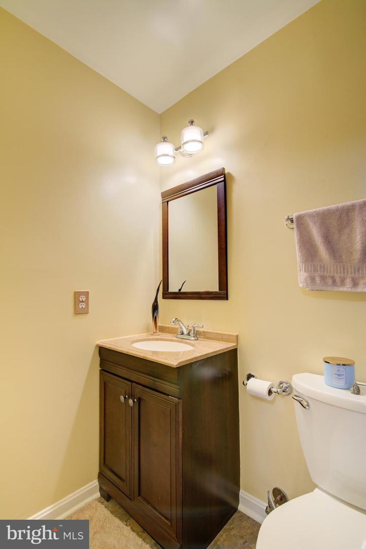 3346 OAKSHADE CT, FAIRFAX, Virginia 22033, 3 Bedrooms Bedrooms, ,3 BathroomsBathrooms,Residential,For sale,3346 OAKSHADE CT,VAFX2293018 MLS # VAFX2293018