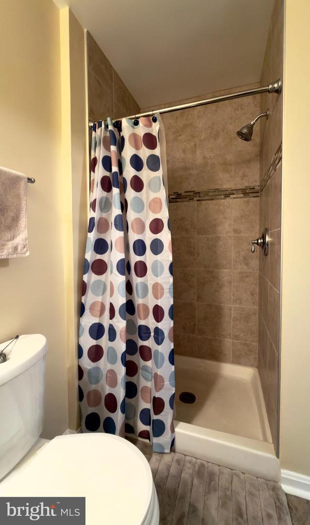 3346 OAKSHADE CT, FAIRFAX, Virginia 22033, 3 Bedrooms Bedrooms, ,3 BathroomsBathrooms,Residential,For sale,3346 OAKSHADE CT,VAFX2293018 MLS # VAFX2293018