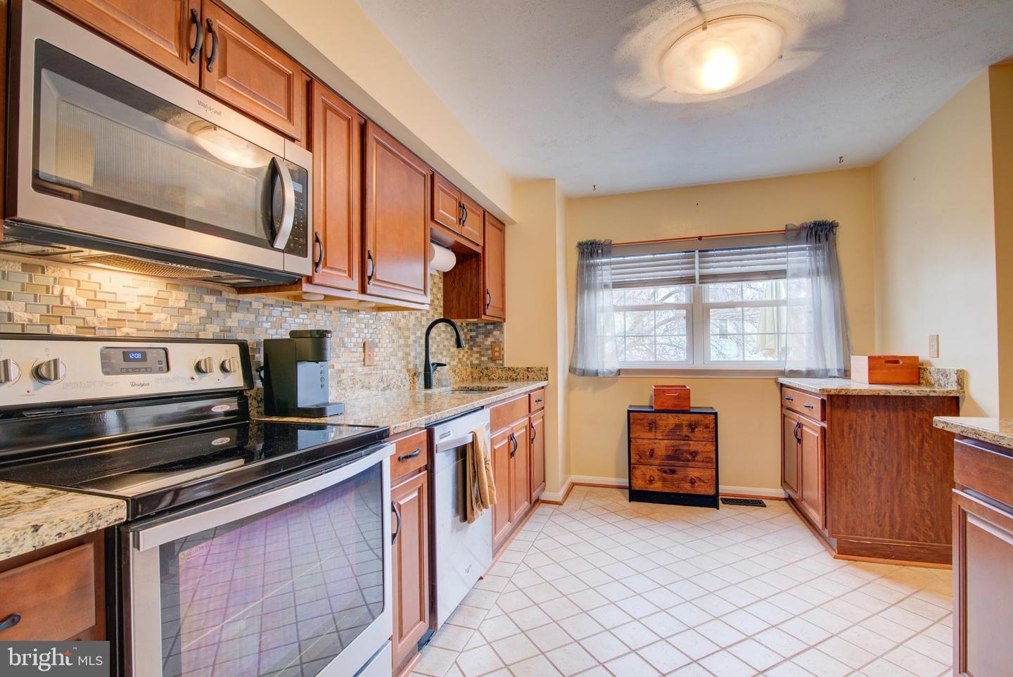 3346 OAKSHADE CT, FAIRFAX, Virginia 22033, 3 Bedrooms Bedrooms, ,3 BathroomsBathrooms,Residential,For sale,3346 OAKSHADE CT,VAFX2293018 MLS # VAFX2293018