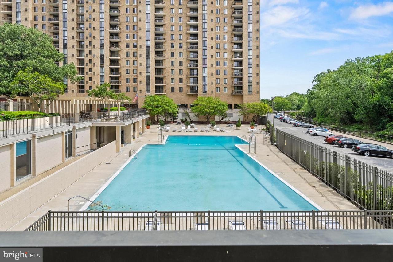 4600 S FOUR MILE RUN DR #1203, ARLINGTON, Virginia 22204, 3 Bedrooms Bedrooms, ,2 BathroomsBathrooms,Residential,For sale,4600 S FOUR MILE RUN DR #1203,VAAR2069368 MLS # VAAR2069368