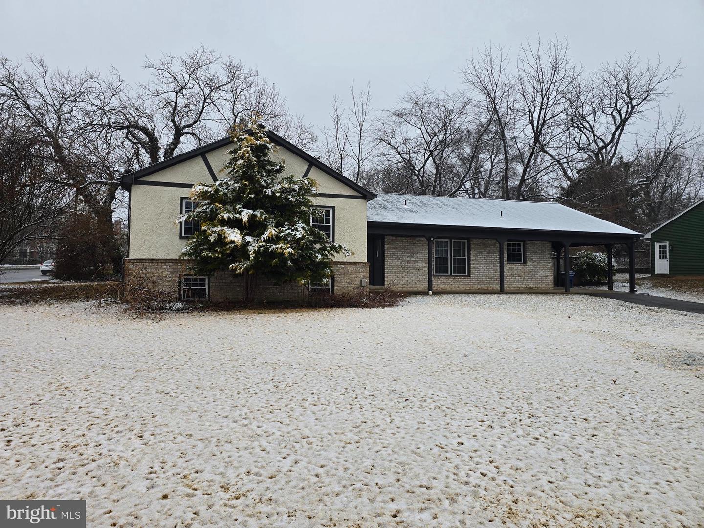 1600 CHAIN BRIDGE RD, MCLEAN, Virginia 22101, 3 Bedrooms Bedrooms, ,2 BathroomsBathrooms,Residential,For sale,1600 CHAIN BRIDGE RD,VAFX2293052 MLS # VAFX2293052