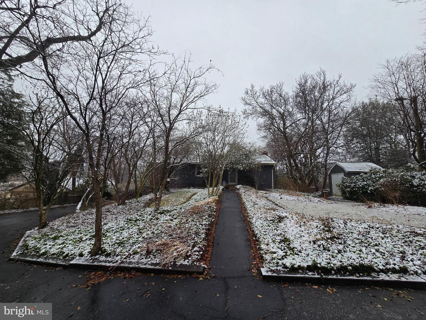 1608 CHAIN BRIDGE RD, MCLEAN, Virginia 22101, 4 Bedrooms Bedrooms, ,3 BathroomsBathrooms,Residential,For sale,1608 CHAIN BRIDGE RD,VAFX2293058 MLS # VAFX2293058