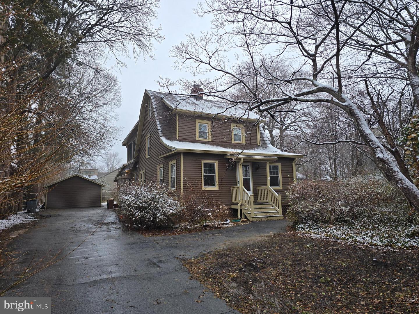 1616 CHAIN BRIDGE RD, MCLEAN, Virginia 22101, 3 Bedrooms Bedrooms, ,2 BathroomsBathrooms,Residential,For sale,1616 CHAIN BRIDGE RD,VAFX2293062 MLS # VAFX2293062