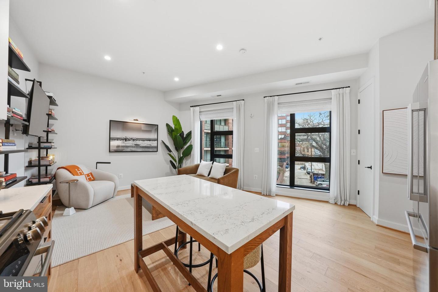 2525 PENNSYLVANIA AVE NW #301, WASHINGTON, District Of Columbia 20037, 2 Bedrooms Bedrooms, ,1 BathroomBathrooms,Residential,For sale,2525 PENNSYLVANIA AVE NW #301,DCDC2248218 MLS # DCDC2248218