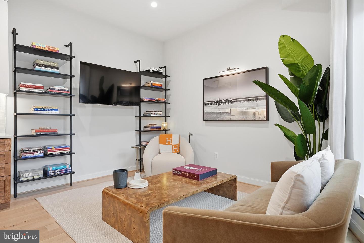 2525 PENNSYLVANIA AVE NW #301, WASHINGTON, District Of Columbia 20037, 2 Bedrooms Bedrooms, ,1 BathroomBathrooms,Residential,For sale,2525 PENNSYLVANIA AVE NW #301,DCDC2248218 MLS # DCDC2248218