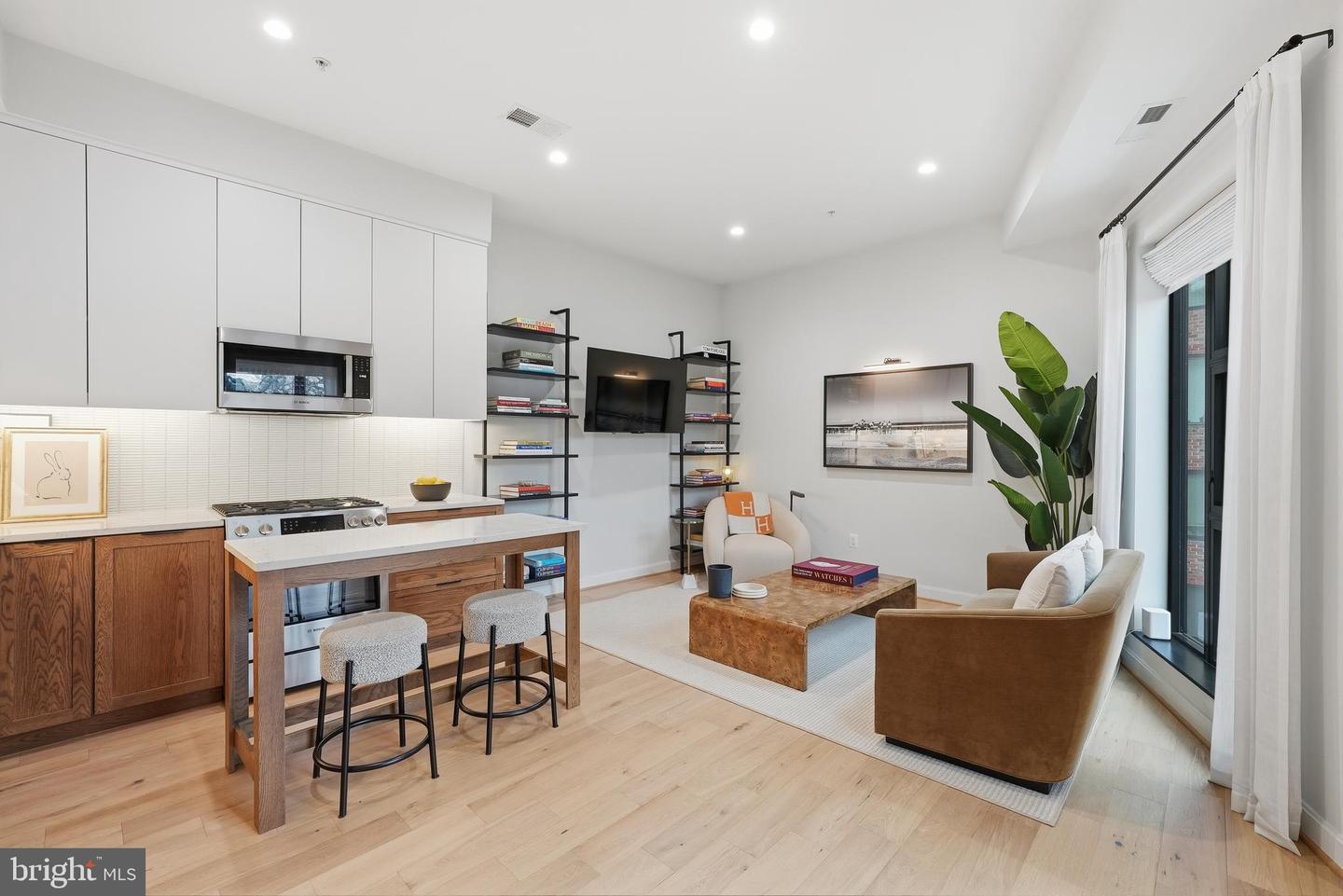 2525 PENNSYLVANIA AVE NW #301, WASHINGTON, District Of Columbia 20037, 2 Bedrooms Bedrooms, ,1 BathroomBathrooms,Residential,For sale,2525 PENNSYLVANIA AVE NW #301,DCDC2248218 MLS # DCDC2248218