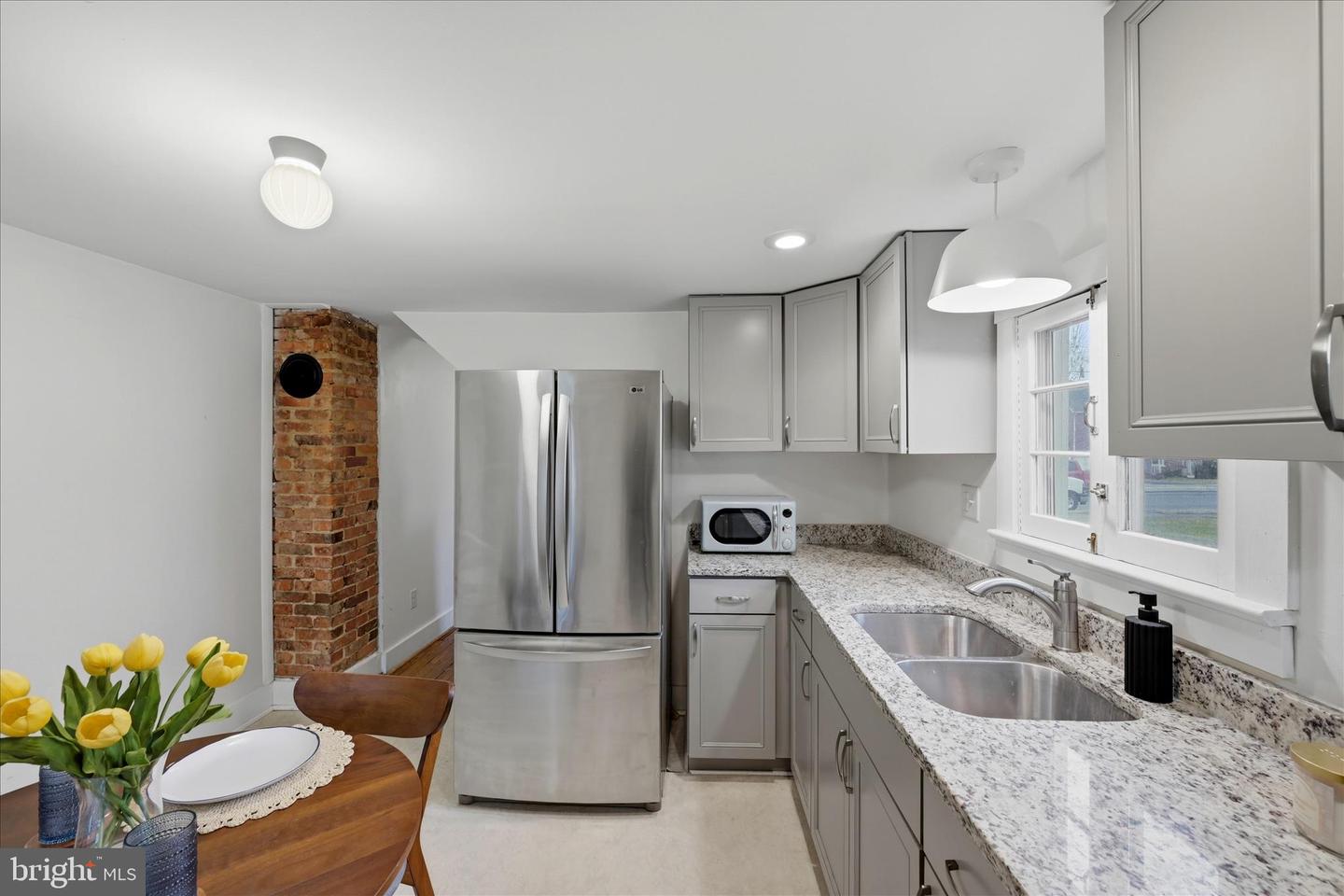 939 WOODLAND AVE, WINCHESTER, Virginia 22601, 2 Bedrooms Bedrooms, ,2 BathroomsBathrooms,Residential,For sale,939 WOODLAND AVE,VAWI2010076 MLS # VAWI2010076