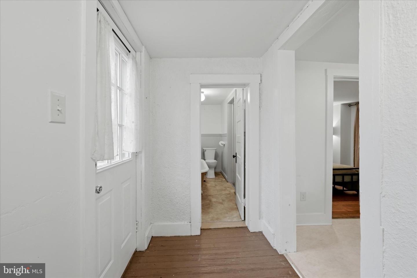 939 WOODLAND AVE, WINCHESTER, Virginia 22601, 2 Bedrooms Bedrooms, ,2 BathroomsBathrooms,Residential,For sale,939 WOODLAND AVE,VAWI2010076 MLS # VAWI2010076