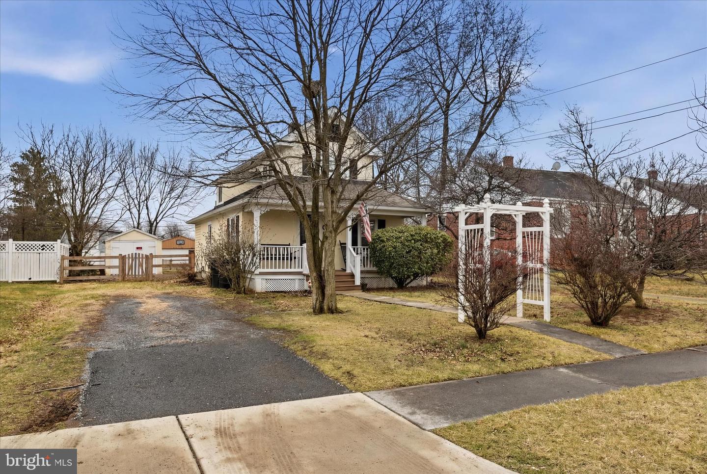 939 WOODLAND AVE, WINCHESTER, Virginia 22601, 2 Bedrooms Bedrooms, ,2 BathroomsBathrooms,Residential,For sale,939 WOODLAND AVE,VAWI2010076 MLS # VAWI2010076