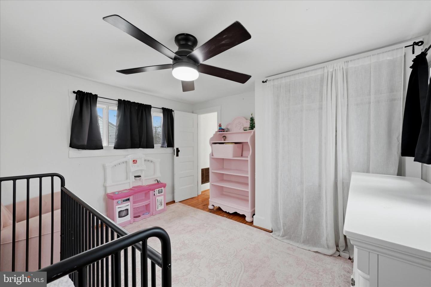 939 WOODLAND AVE, WINCHESTER, Virginia 22601, 2 Bedrooms Bedrooms, ,2 BathroomsBathrooms,Residential,For sale,939 WOODLAND AVE,VAWI2010076 MLS # VAWI2010076