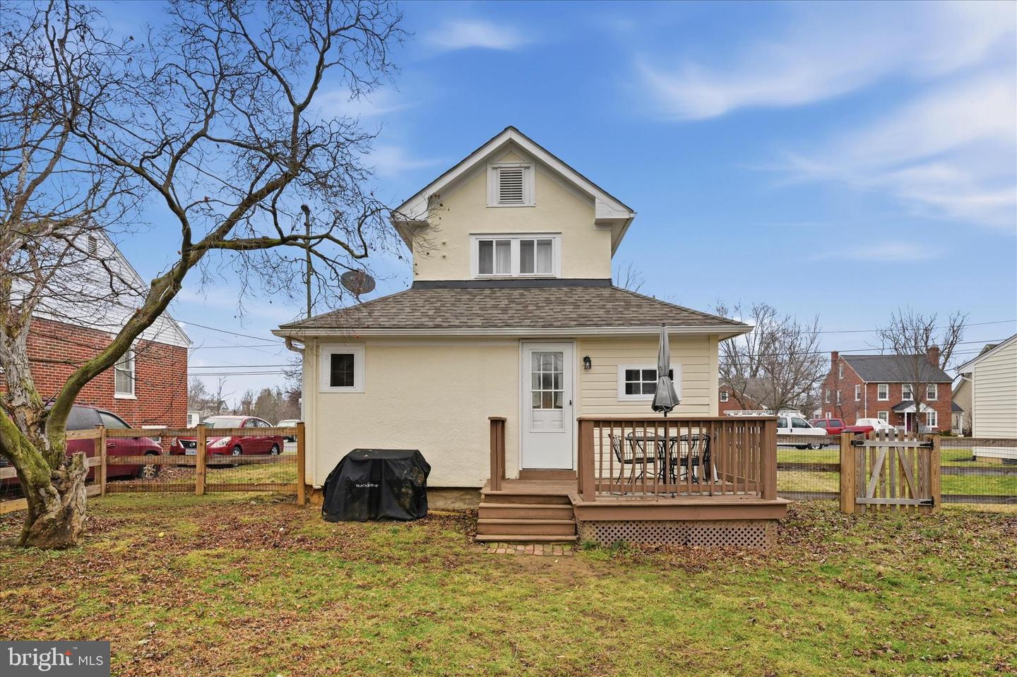 939 WOODLAND AVE, WINCHESTER, Virginia 22601, 2 Bedrooms Bedrooms, ,2 BathroomsBathrooms,Residential,For sale,939 WOODLAND AVE,VAWI2010076 MLS # VAWI2010076