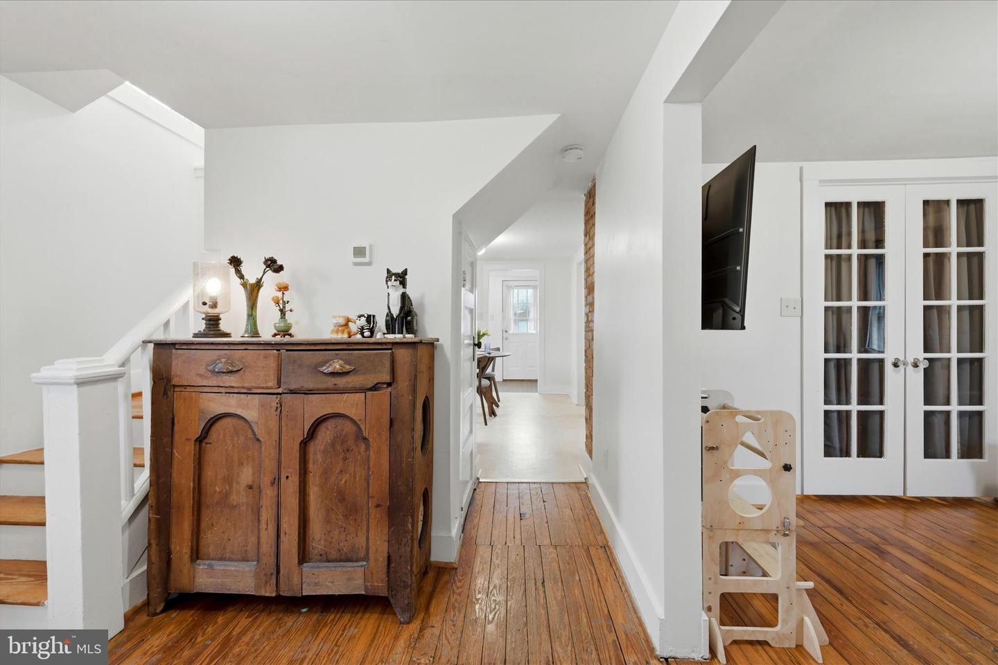 939 WOODLAND AVE, WINCHESTER, Virginia 22601, 2 Bedrooms Bedrooms, ,2 BathroomsBathrooms,Residential,For sale,939 WOODLAND AVE,VAWI2010076 MLS # VAWI2010076