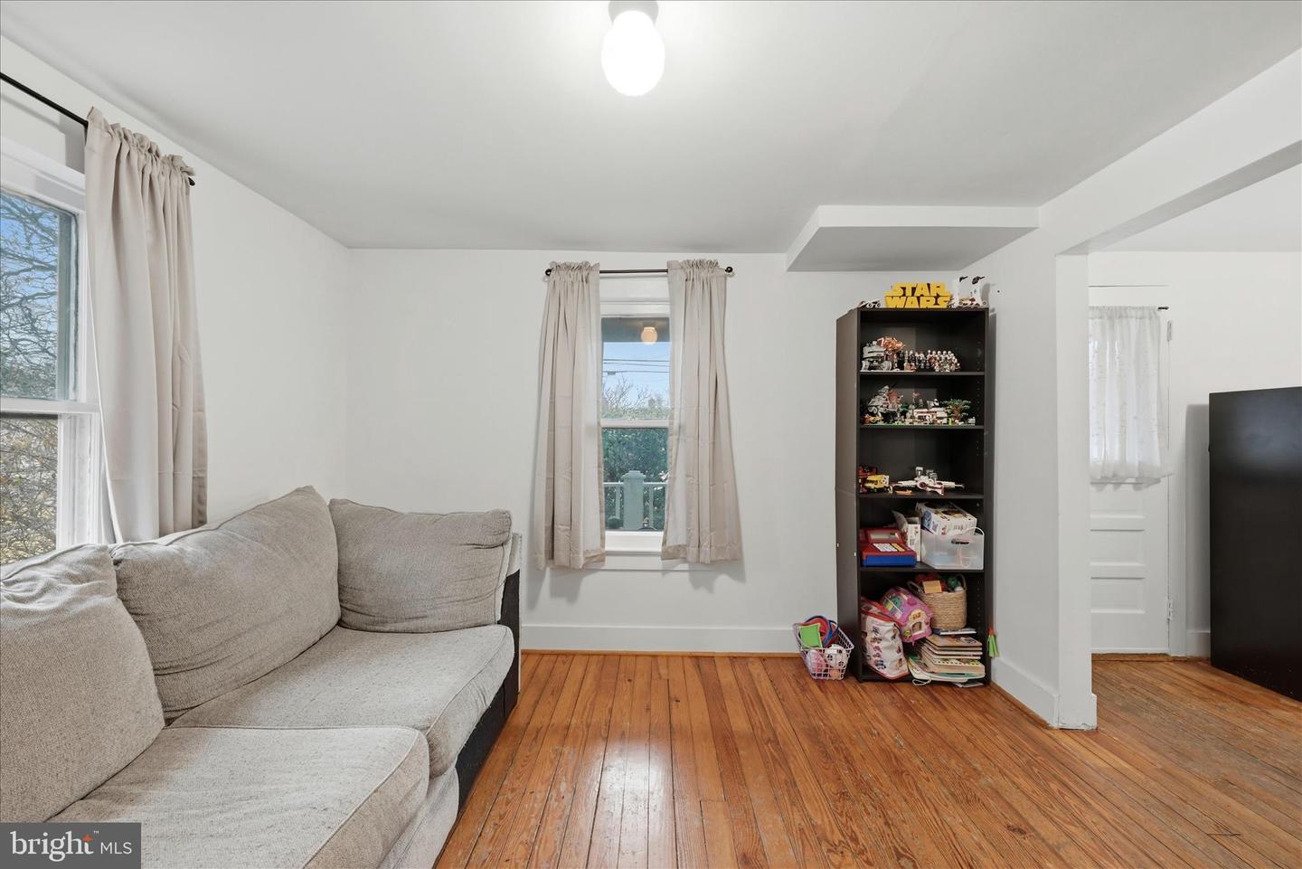 939 WOODLAND AVE, WINCHESTER, Virginia 22601, 2 Bedrooms Bedrooms, ,2 BathroomsBathrooms,Residential,For sale,939 WOODLAND AVE,VAWI2010076 MLS # VAWI2010076