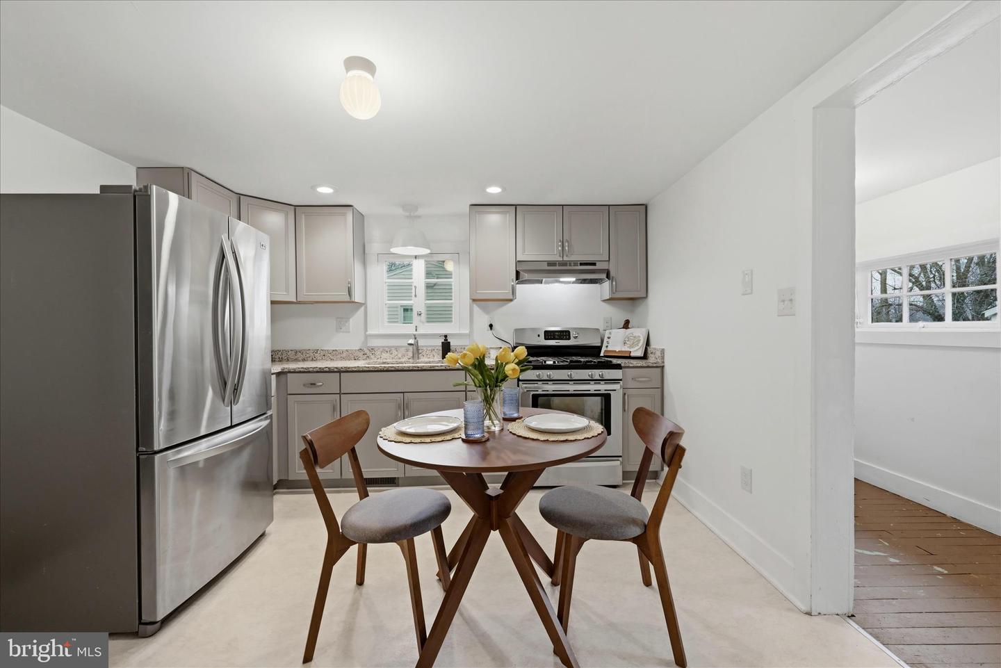 939 WOODLAND AVE, WINCHESTER, Virginia 22601, 2 Bedrooms Bedrooms, ,2 BathroomsBathrooms,Residential,For sale,939 WOODLAND AVE,VAWI2010076 MLS # VAWI2010076