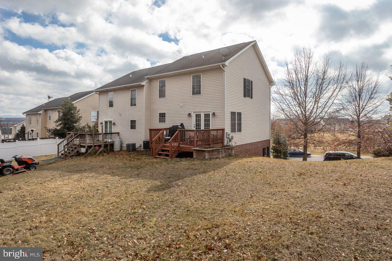 573 POINTE DR, HARRISONBURG, Virginia 22801, 3 Bedrooms Bedrooms, ,2 BathroomsBathrooms,Residential,For sale,573 POINTE DR,VAHC2000566 MLS # VAHC2000566