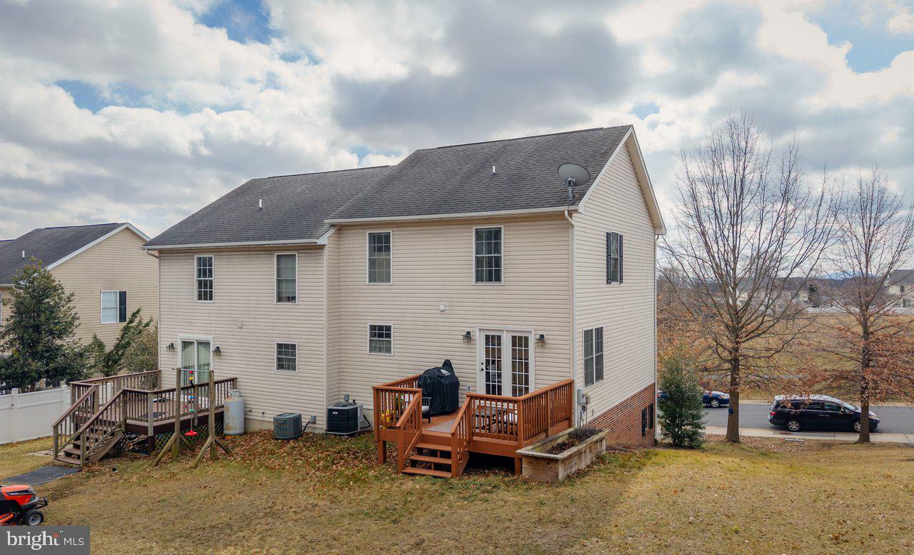 573 POINTE DR, HARRISONBURG, Virginia 22801, 3 Bedrooms Bedrooms, ,2 BathroomsBathrooms,Residential,For sale,573 POINTE DR,VAHC2000566 MLS # VAHC2000566