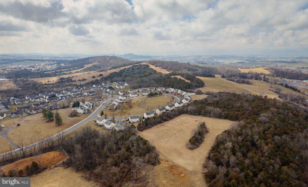 573 POINTE DR, HARRISONBURG, Virginia 22801, 3 Bedrooms Bedrooms, ,2 BathroomsBathrooms,Residential,For sale,573 POINTE DR,VAHC2000566 MLS # VAHC2000566