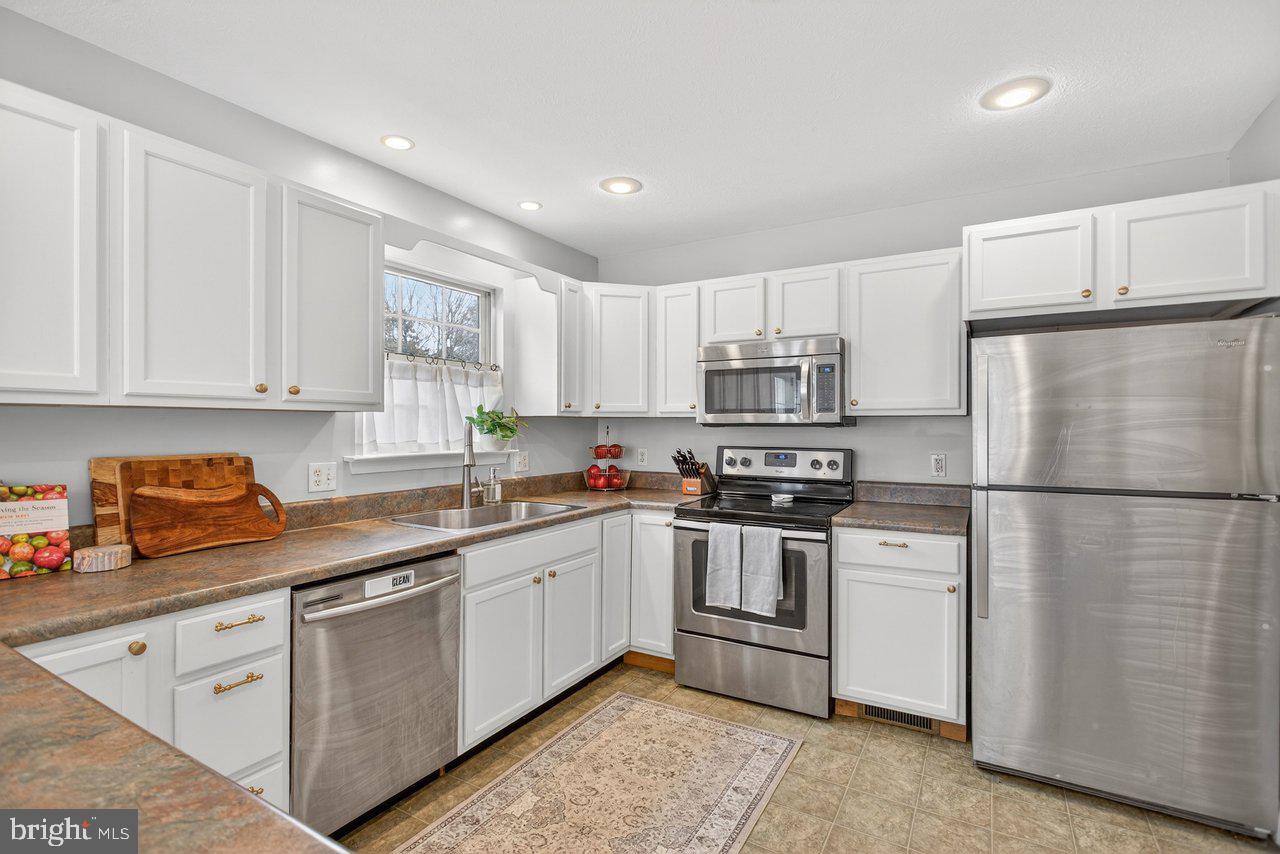 573 POINTE DR, HARRISONBURG, Virginia 22801, 3 Bedrooms Bedrooms, ,2 BathroomsBathrooms,Residential,For sale,573 POINTE DR,VAHC2000566 MLS # VAHC2000566