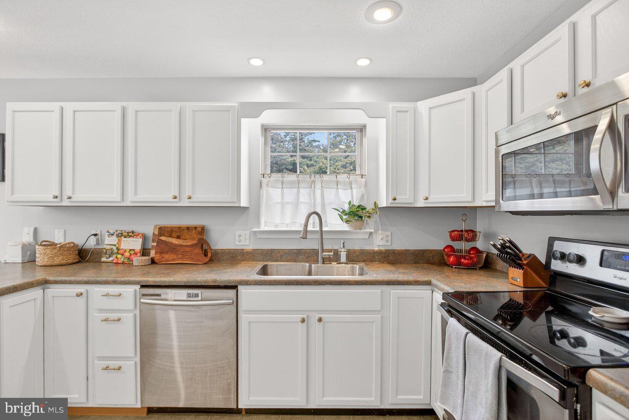 573 POINTE DR, HARRISONBURG, Virginia 22801, 3 Bedrooms Bedrooms, ,2 BathroomsBathrooms,Residential,For sale,573 POINTE DR,VAHC2000566 MLS # VAHC2000566