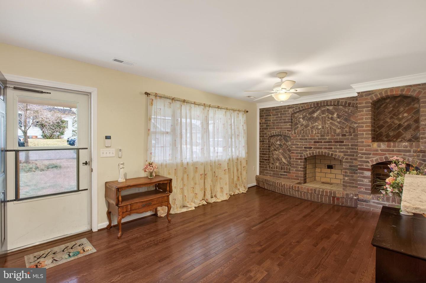 1116 SUMMIT AVE, FRONT ROYAL, Virginia 22630, 4 Bedrooms Bedrooms, ,2 BathroomsBathrooms,Residential,For sale,1116 SUMMIT AVE,VAWR2013544 MLS # VAWR2013544