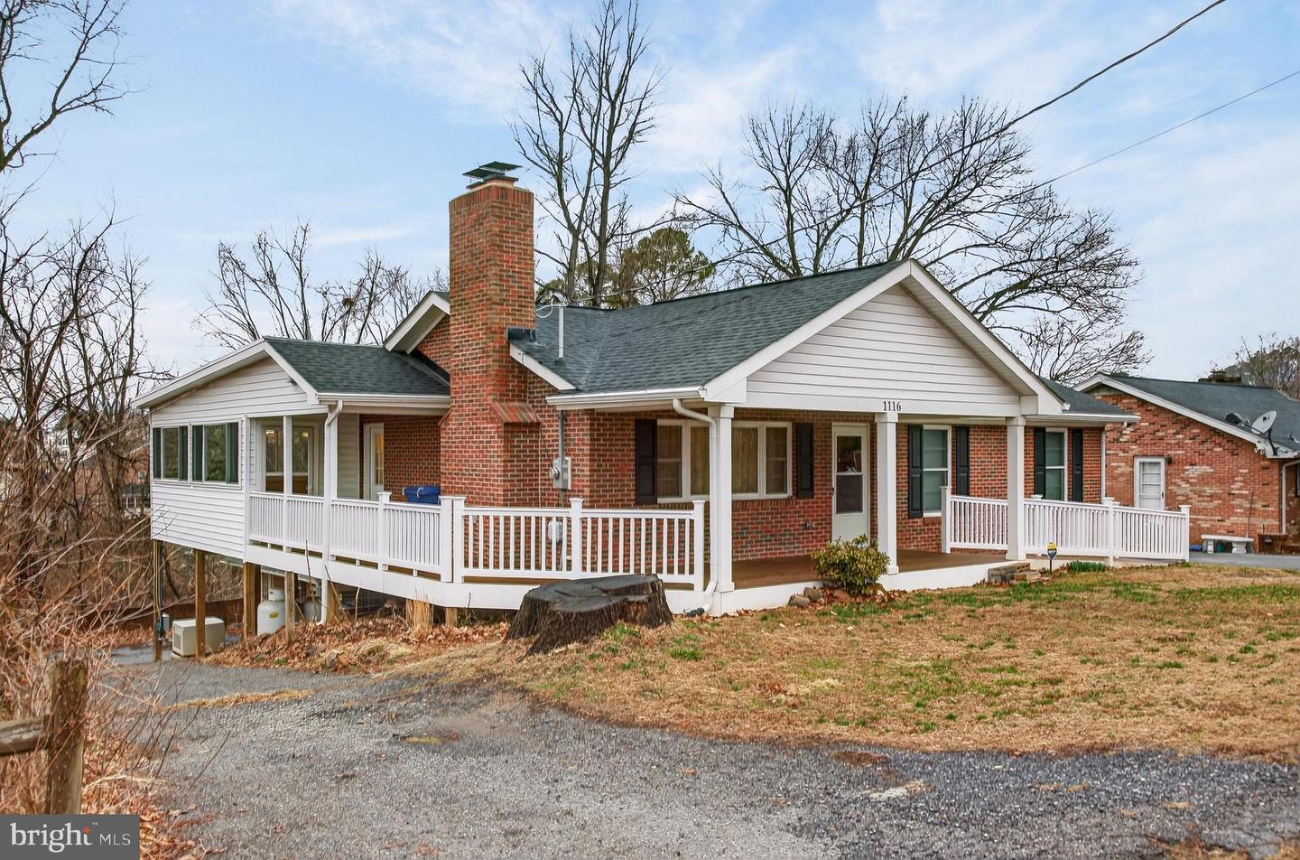 1116 SUMMIT AVE, FRONT ROYAL, Virginia 22630, 4 Bedrooms Bedrooms, ,2 BathroomsBathrooms,Residential,For sale,1116 SUMMIT AVE,VAWR2013544 MLS # VAWR2013544