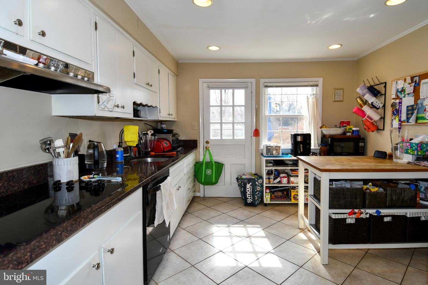 823 NEAL DR, ALEXANDRIA, Virginia 22308, 4 Bedrooms Bedrooms, ,2 BathroomsBathrooms,Residential,For sale,823 NEAL DR,VAFX2293434 MLS # VAFX2293434