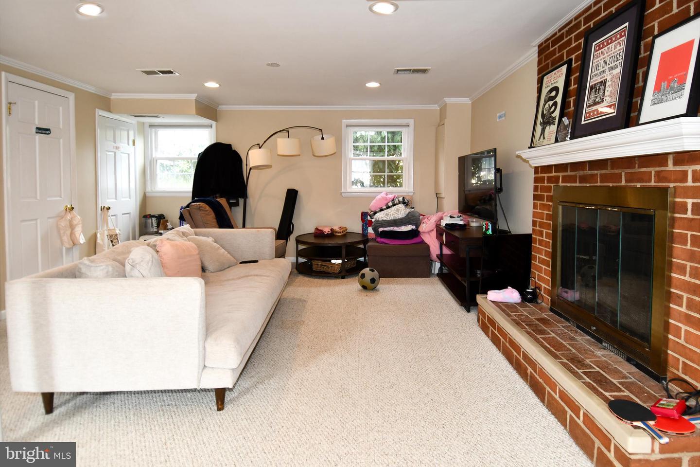 823 NEAL DR, ALEXANDRIA, Virginia 22308, 4 Bedrooms Bedrooms, ,2 BathroomsBathrooms,Residential,For sale,823 NEAL DR,VAFX2293434 MLS # VAFX2293434