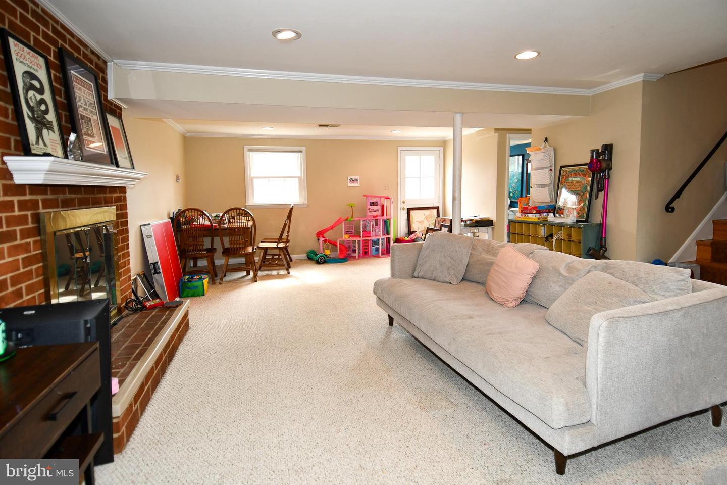 823 NEAL DR, ALEXANDRIA, Virginia 22308, 4 Bedrooms Bedrooms, ,2 BathroomsBathrooms,Residential,For sale,823 NEAL DR,VAFX2293434 MLS # VAFX2293434