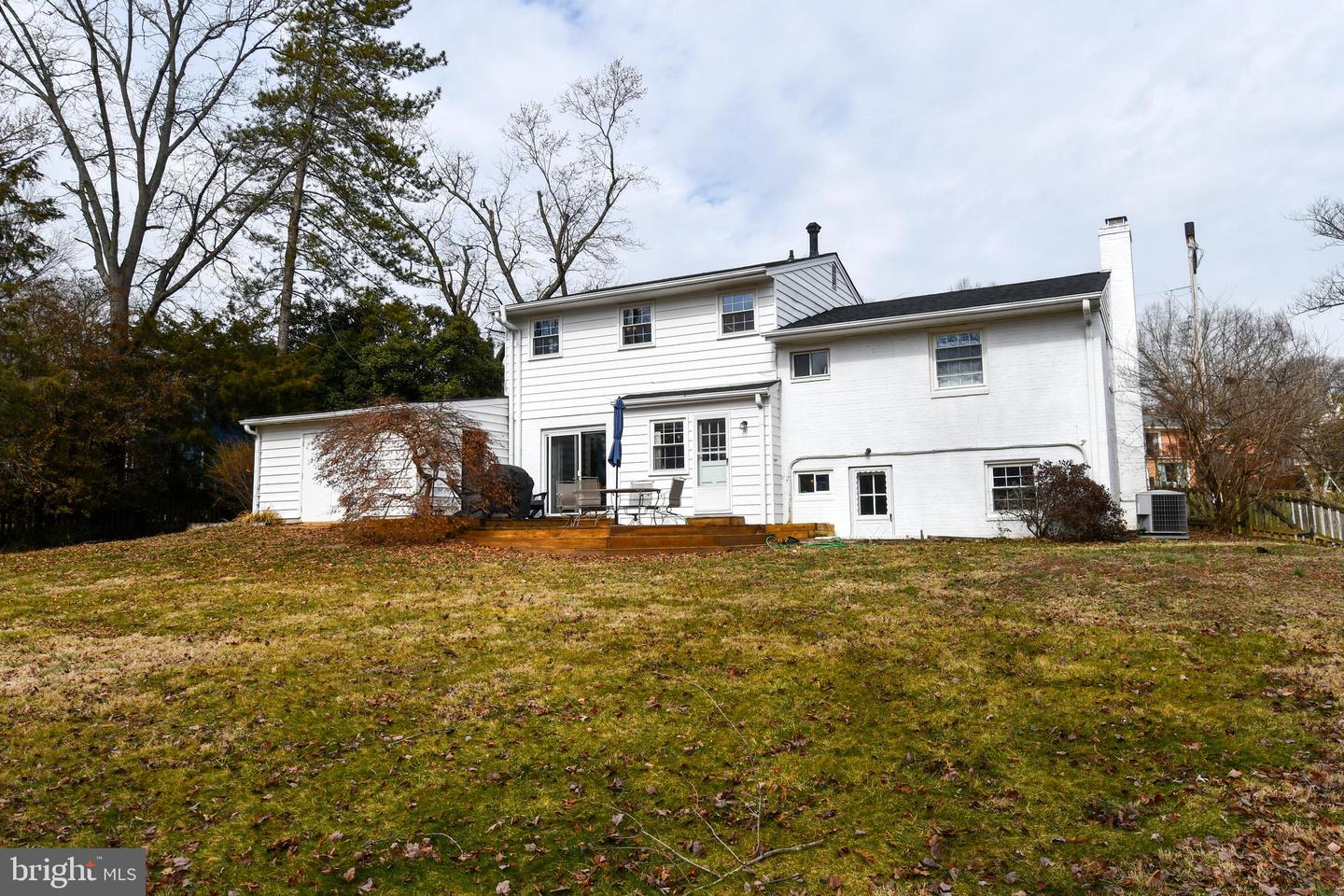 823 NEAL DR, ALEXANDRIA, Virginia 22308, 4 Bedrooms Bedrooms, ,2 BathroomsBathrooms,Residential,For sale,823 NEAL DR,VAFX2293434 MLS # VAFX2293434