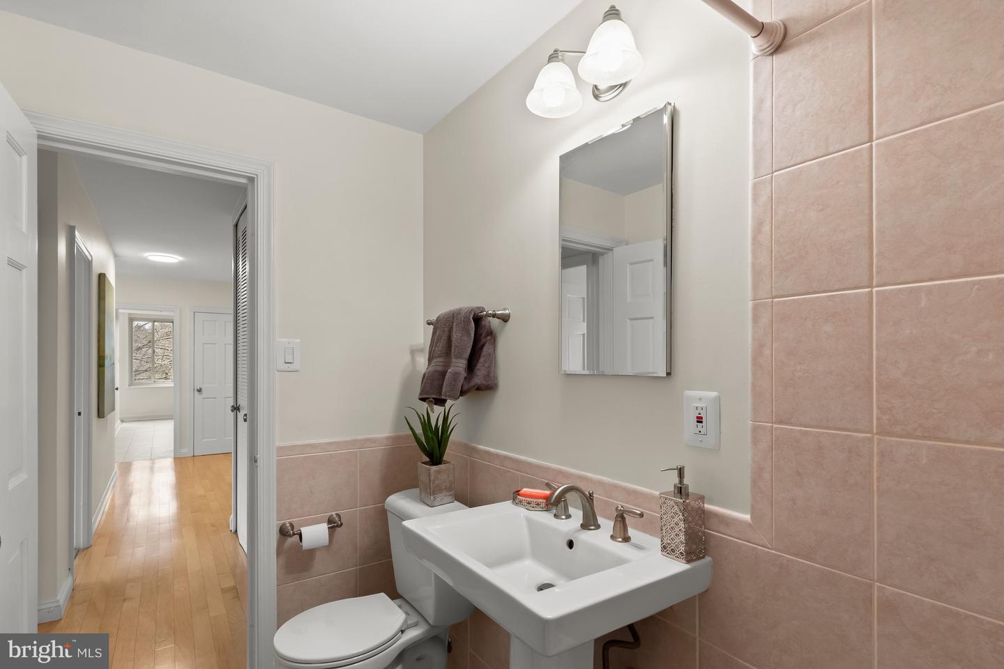 4000 TUNLAW RD NW #1007, WASHINGTON, District Of Columbia 20007, 2 Bedrooms Bedrooms, ,2 BathroomsBathrooms,Residential,For sale,4000 TUNLAW RD NW #1007,DCDC2248492 MLS # DCDC2248492