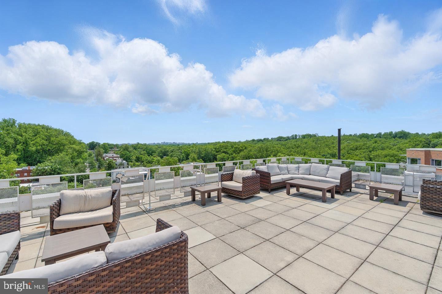 4000 TUNLAW RD NW #1007, WASHINGTON, District Of Columbia 20007, 2 Bedrooms Bedrooms, ,2 BathroomsBathrooms,Residential,For sale,4000 TUNLAW RD NW #1007,DCDC2248492 MLS # DCDC2248492