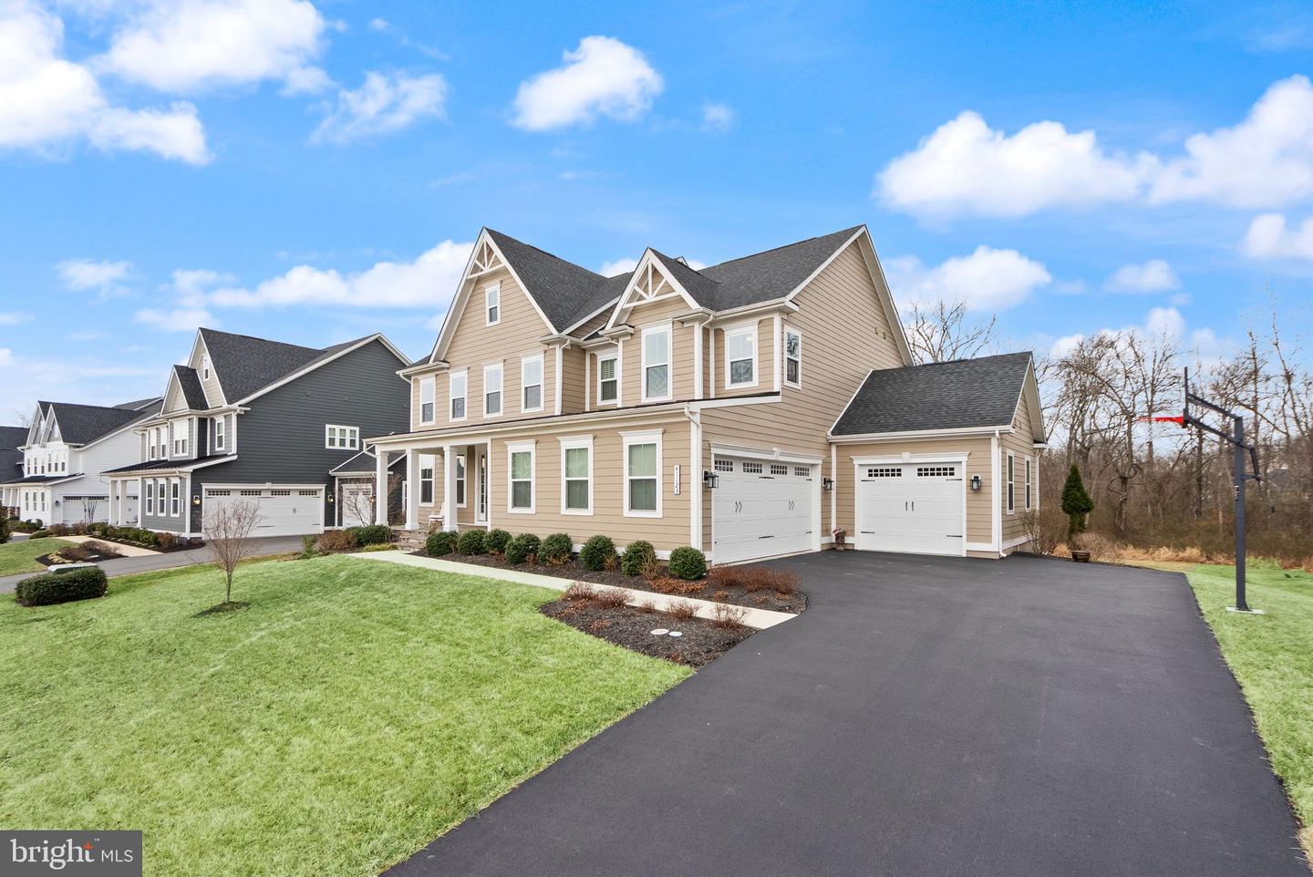 41123 HICKORY HEDGE PL, ALDIE, Virginia 20105, 5 Bedrooms Bedrooms, ,4 BathroomsBathrooms,Residential,For sale,41123 HICKORY HEDGE PL,VALO2117218 MLS # VALO2117218