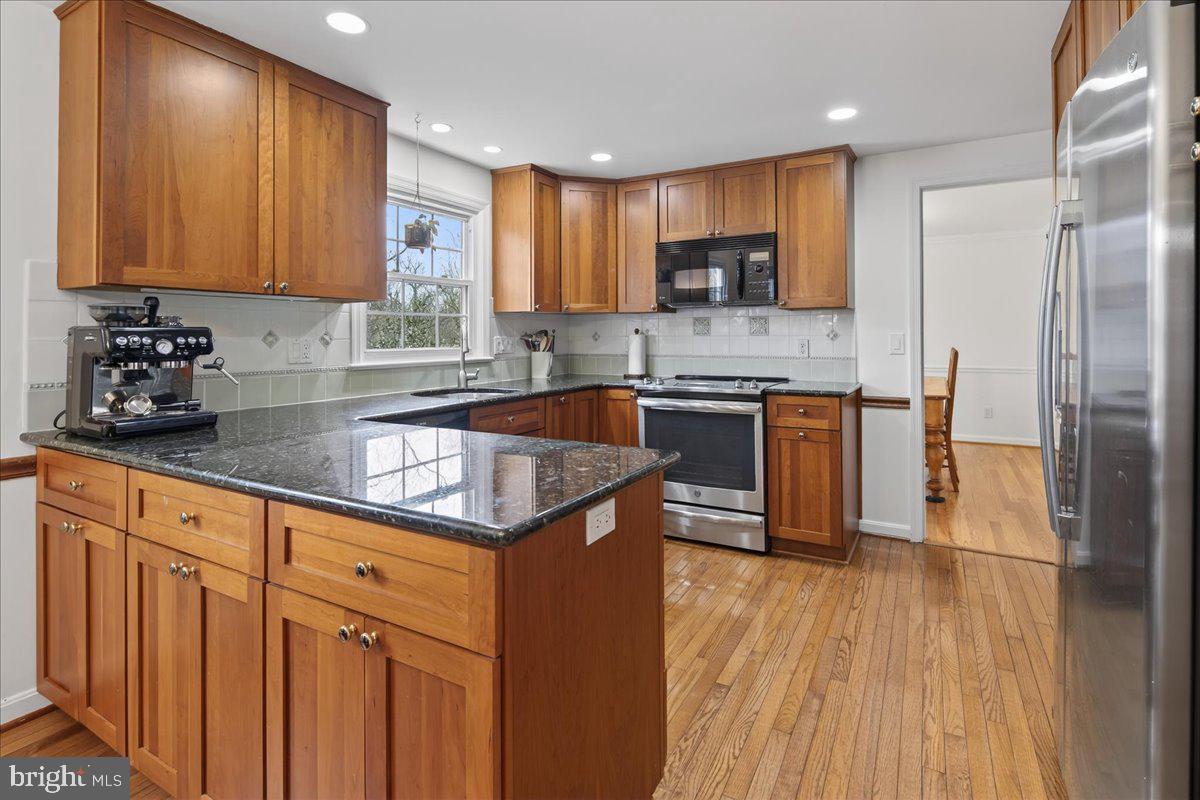 4201 PICKERING PL, ALEXANDRIA, Virginia 22309, 5 Bedrooms Bedrooms, ,2 BathroomsBathrooms,Residential,For sale,4201 PICKERING PL,VAFX2293900 MLS # VAFX2293900