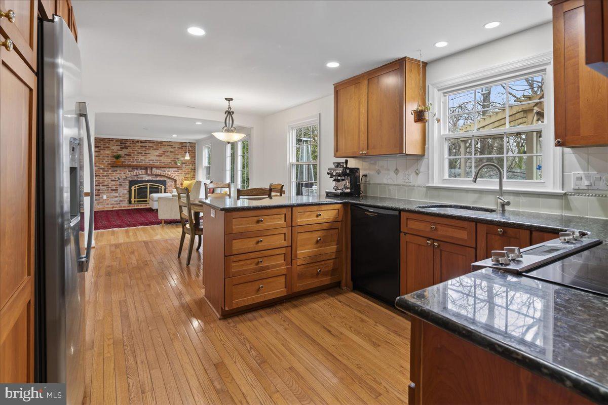 4201 PICKERING PL, ALEXANDRIA, Virginia 22309, 5 Bedrooms Bedrooms, ,2 BathroomsBathrooms,Residential,For sale,4201 PICKERING PL,VAFX2293900 MLS # VAFX2293900