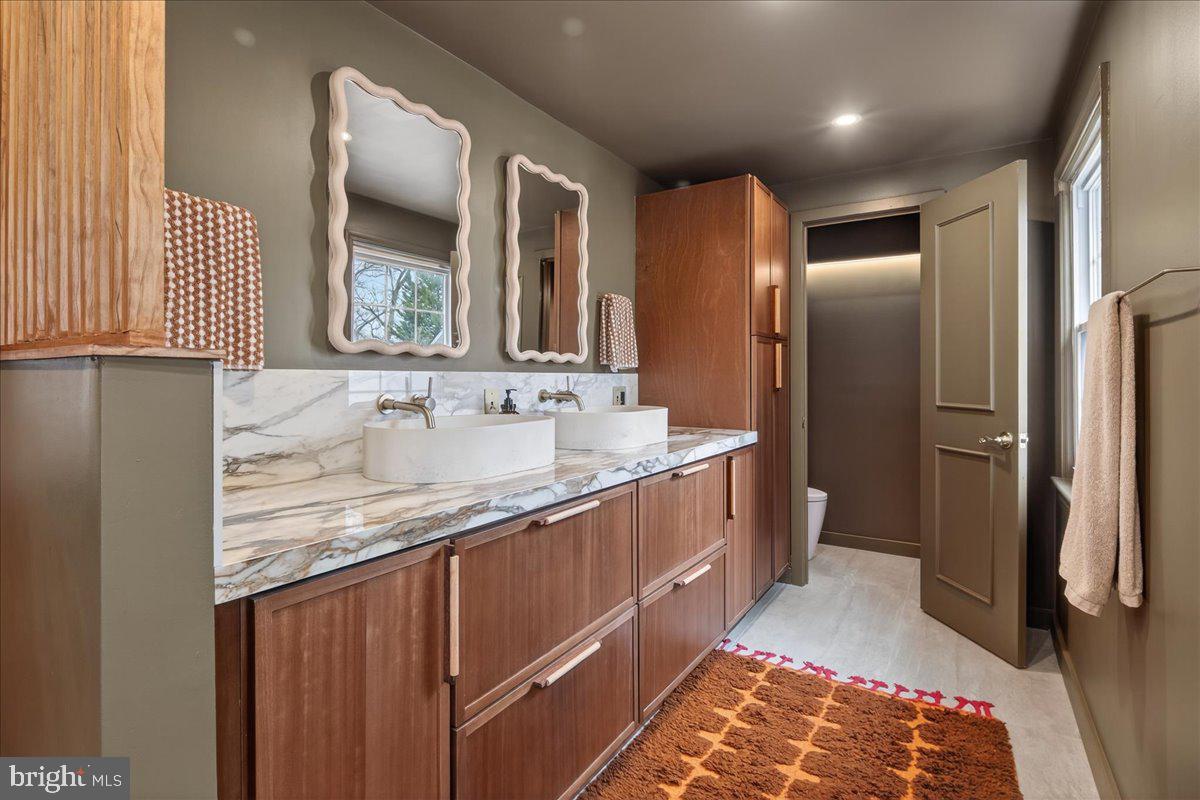 4201 PICKERING PL, ALEXANDRIA, Virginia 22309, 5 Bedrooms Bedrooms, ,2 BathroomsBathrooms,Residential,For sale,4201 PICKERING PL,VAFX2293900 MLS # VAFX2293900