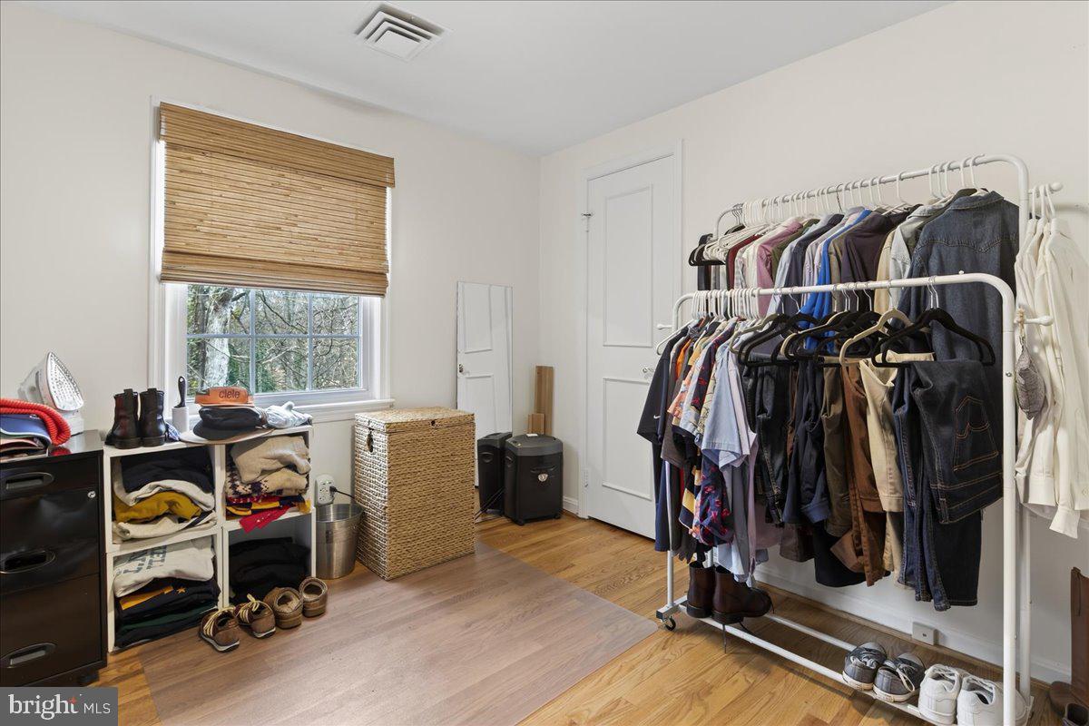 4201 PICKERING PL, ALEXANDRIA, Virginia 22309, 5 Bedrooms Bedrooms, ,2 BathroomsBathrooms,Residential,For sale,4201 PICKERING PL,VAFX2293900 MLS # VAFX2293900