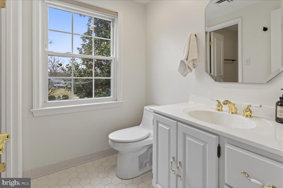 4201 PICKERING PL, ALEXANDRIA, Virginia 22309, 5 Bedrooms Bedrooms, ,2 BathroomsBathrooms,Residential,For sale,4201 PICKERING PL,VAFX2293900 MLS # VAFX2293900