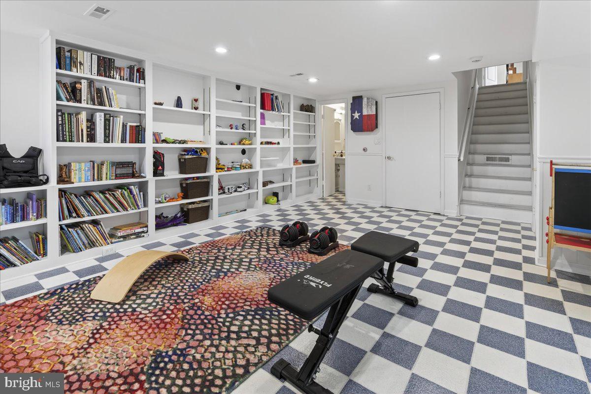 4201 PICKERING PL, ALEXANDRIA, Virginia 22309, 5 Bedrooms Bedrooms, ,2 BathroomsBathrooms,Residential,For sale,4201 PICKERING PL,VAFX2293900 MLS # VAFX2293900