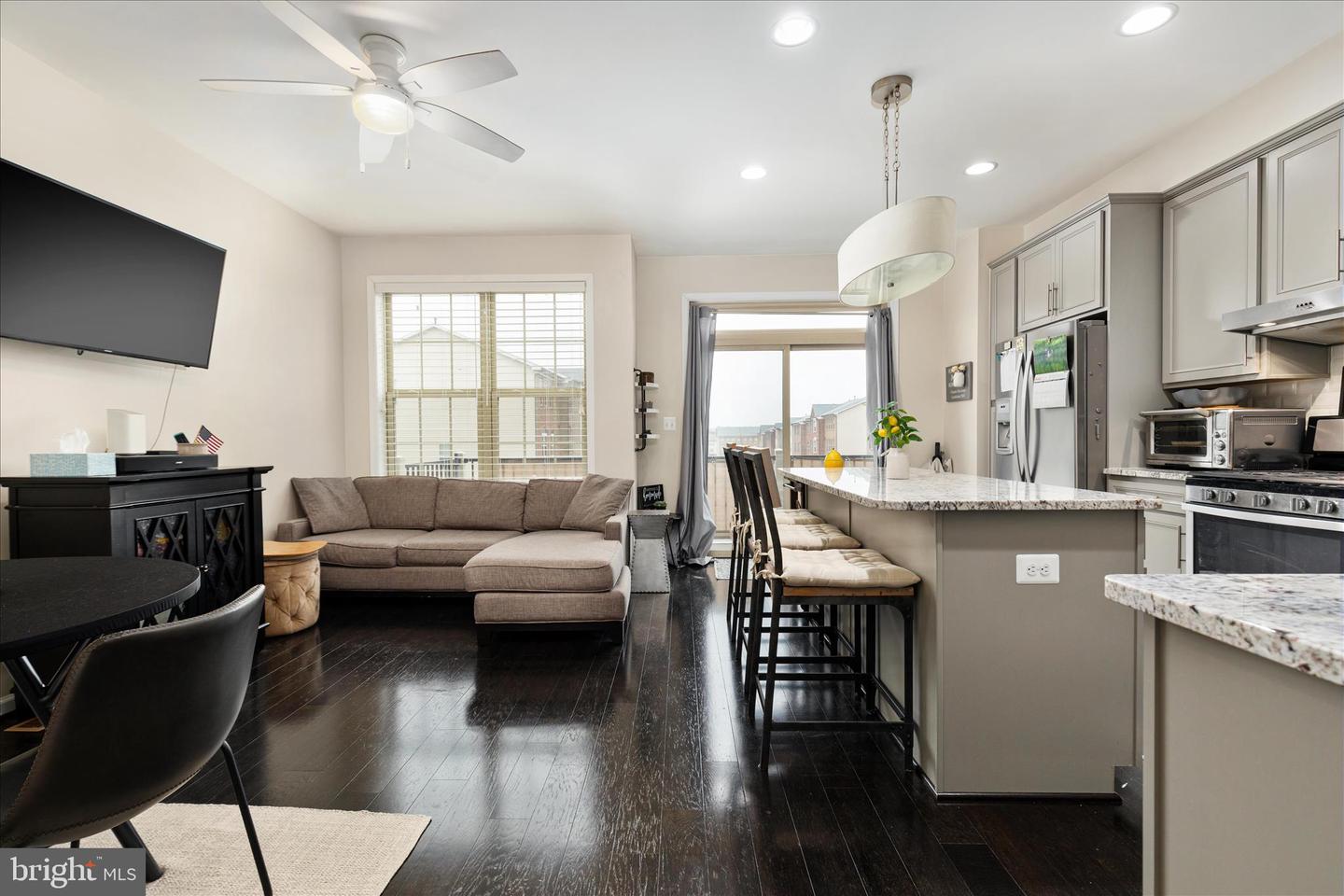 15995 MARSH PL, HAYMARKET, Virginia 20169, 3 Bedrooms Bedrooms, ,4 BathroomsBathrooms,Residential,For sale,15995 MARSH PL,VAPW2113706 MLS # VAPW2113706