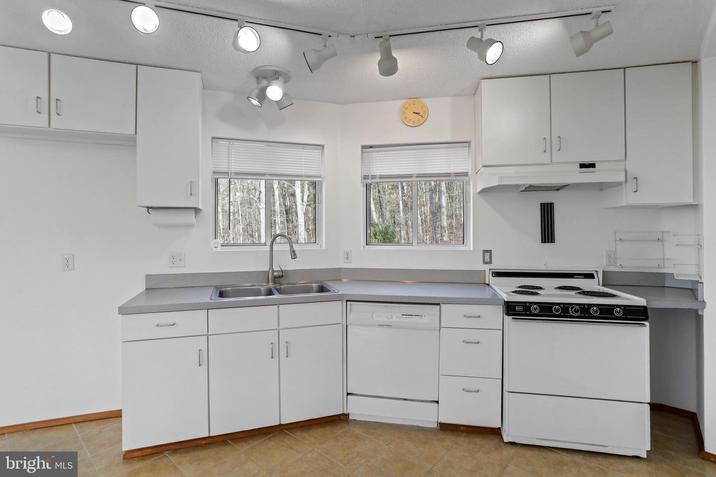 308 BRUSH LEAF LN, MOUNT JACKSON, Virginia 22842, 2 Bedrooms Bedrooms, 13 Rooms Rooms,2 BathroomsBathrooms,Residential,For sale,308 BRUSH LEAF LN,VASH2013728 MLS # VASH2013728