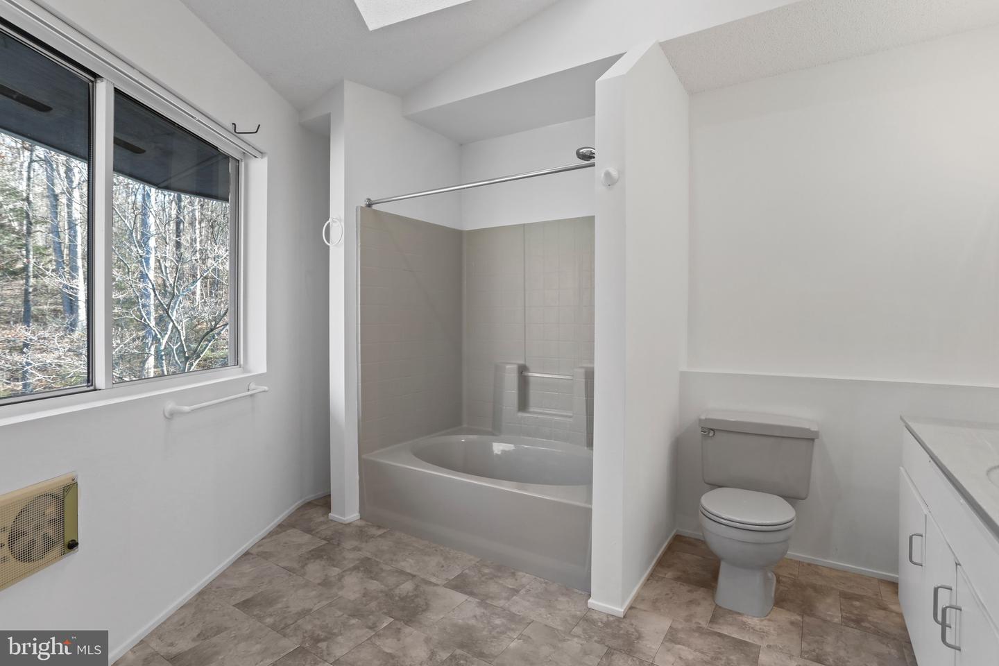 308 BRUSH LEAF LN, MOUNT JACKSON, Virginia 22842, 2 Bedrooms Bedrooms, 13 Rooms Rooms,2 BathroomsBathrooms,Residential,For sale,308 BRUSH LEAF LN,VASH2013728 MLS # VASH2013728