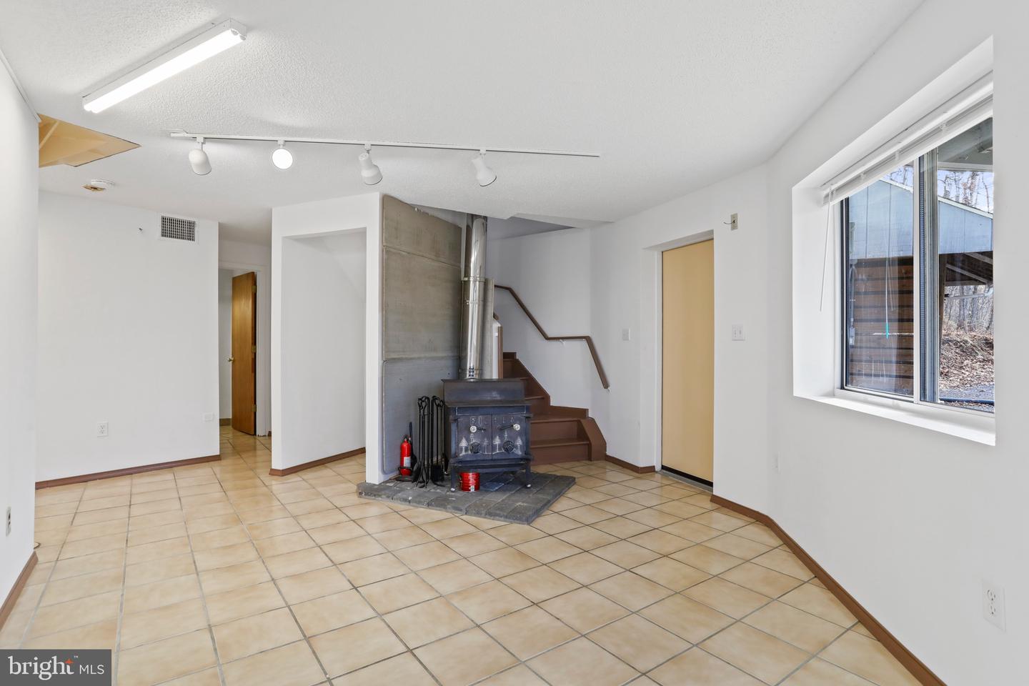 308 BRUSH LEAF LN, MOUNT JACKSON, Virginia 22842, 2 Bedrooms Bedrooms, 13 Rooms Rooms,2 BathroomsBathrooms,Residential,For sale,308 BRUSH LEAF LN,VASH2013728 MLS # VASH2013728