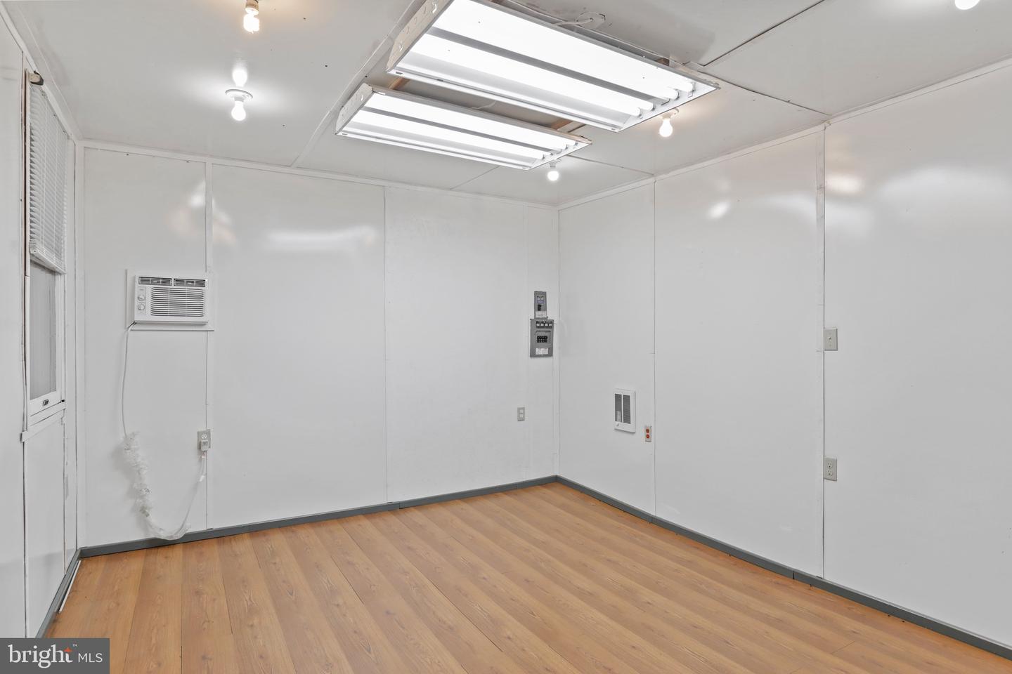 308 BRUSH LEAF LN, MOUNT JACKSON, Virginia 22842, 2 Bedrooms Bedrooms, 13 Rooms Rooms,2 BathroomsBathrooms,Residential,For sale,308 BRUSH LEAF LN,VASH2013728 MLS # VASH2013728