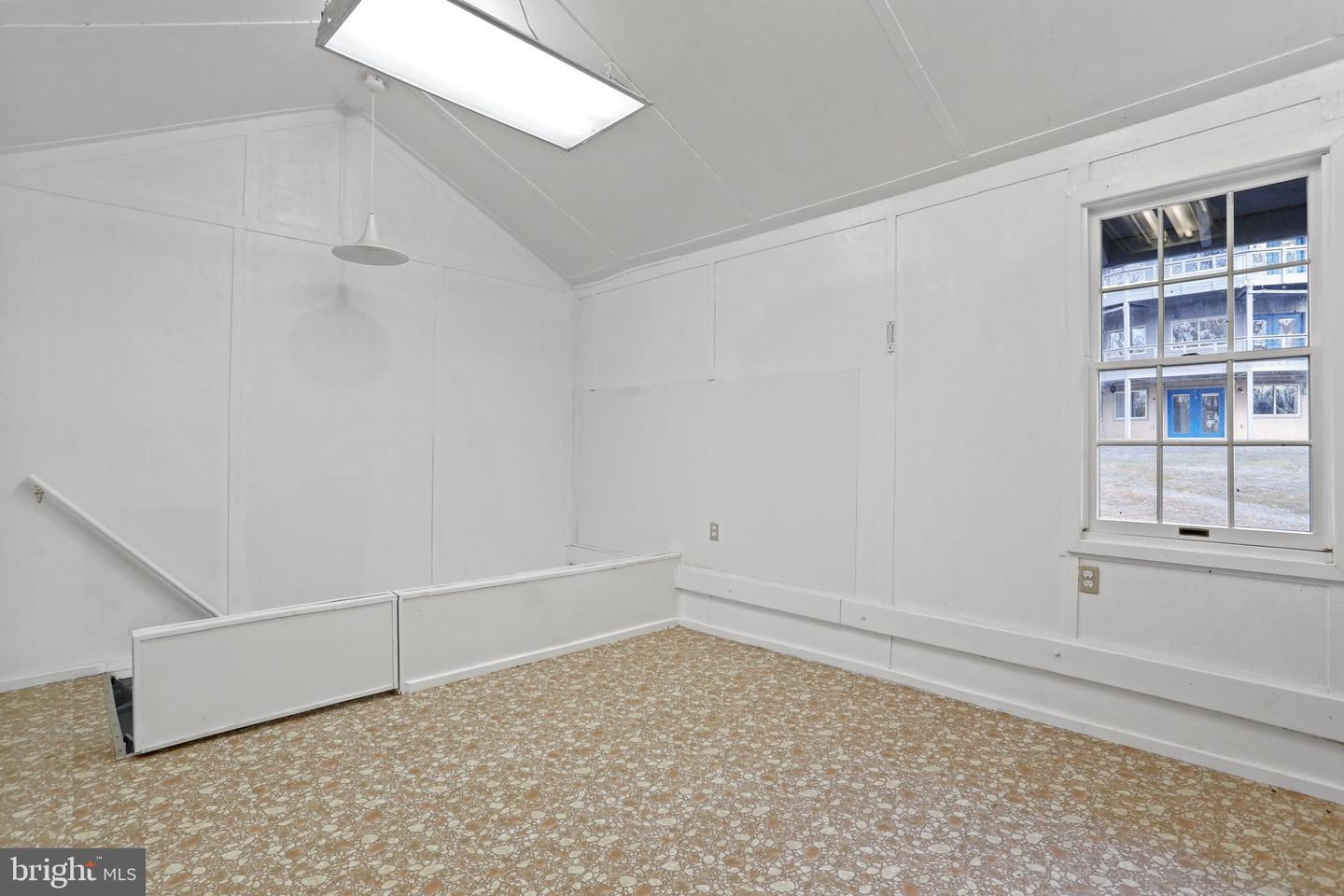 308 BRUSH LEAF LN, MOUNT JACKSON, Virginia 22842, 2 Bedrooms Bedrooms, 13 Rooms Rooms,2 BathroomsBathrooms,Residential,For sale,308 BRUSH LEAF LN,VASH2013728 MLS # VASH2013728