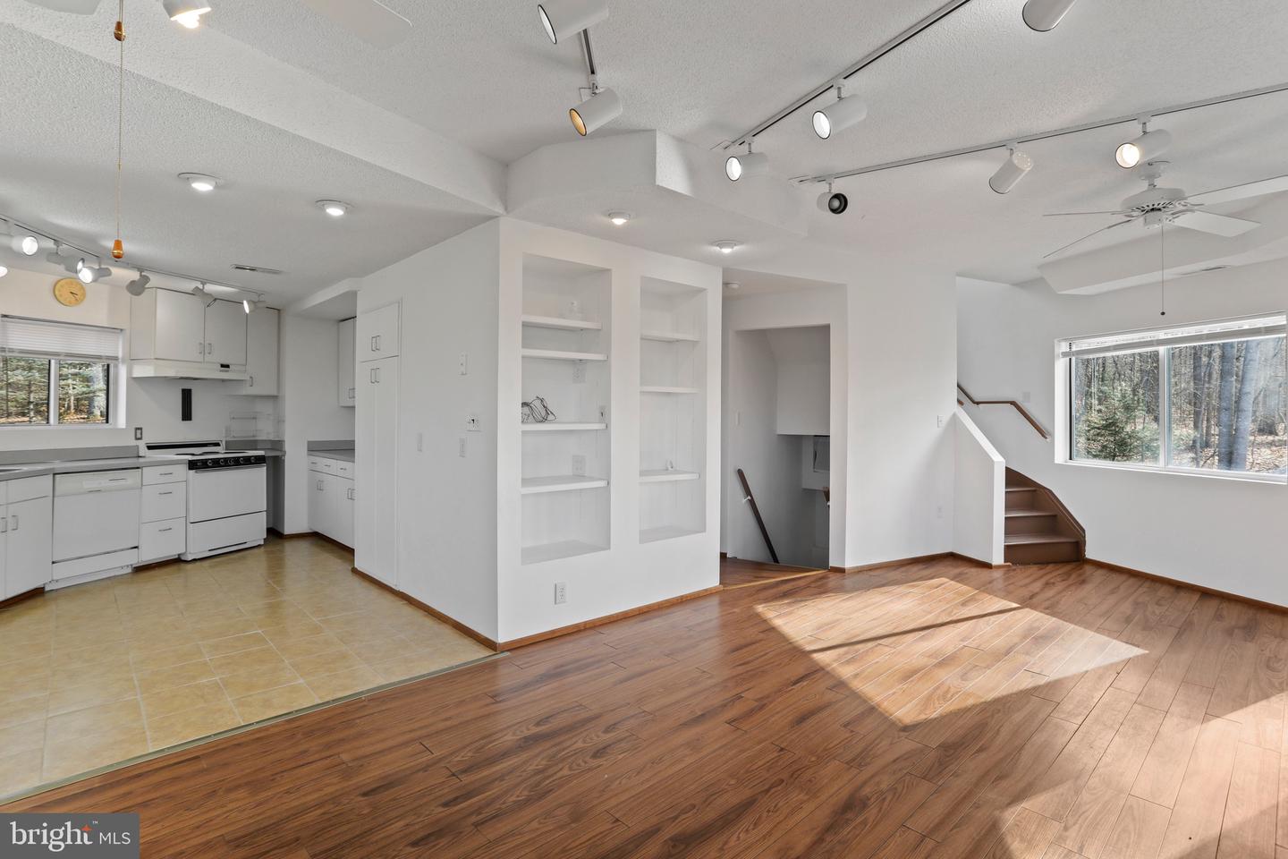 308 BRUSH LEAF LN, MOUNT JACKSON, Virginia 22842, 2 Bedrooms Bedrooms, 13 Rooms Rooms,2 BathroomsBathrooms,Residential,For sale,308 BRUSH LEAF LN,VASH2013728 MLS # VASH2013728