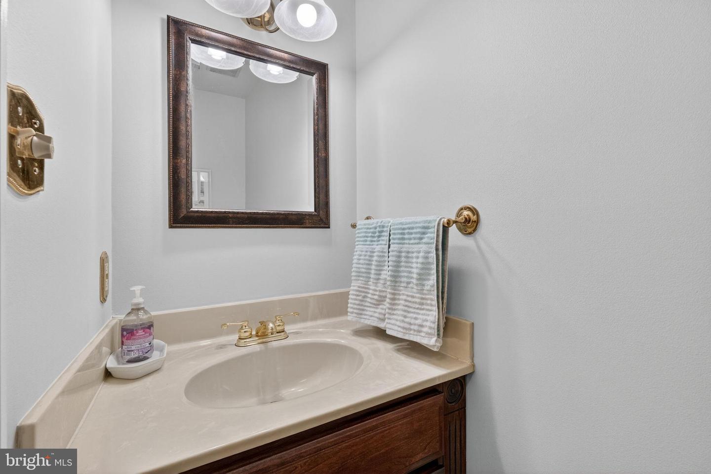 4309 GYPSY CT, ALEXANDRIA, Virginia 22310, 3 Bedrooms Bedrooms, 7 Rooms Rooms,2 BathroomsBathrooms,Residential,For sale,4309 GYPSY CT,VAFX2294010 MLS # VAFX2294010