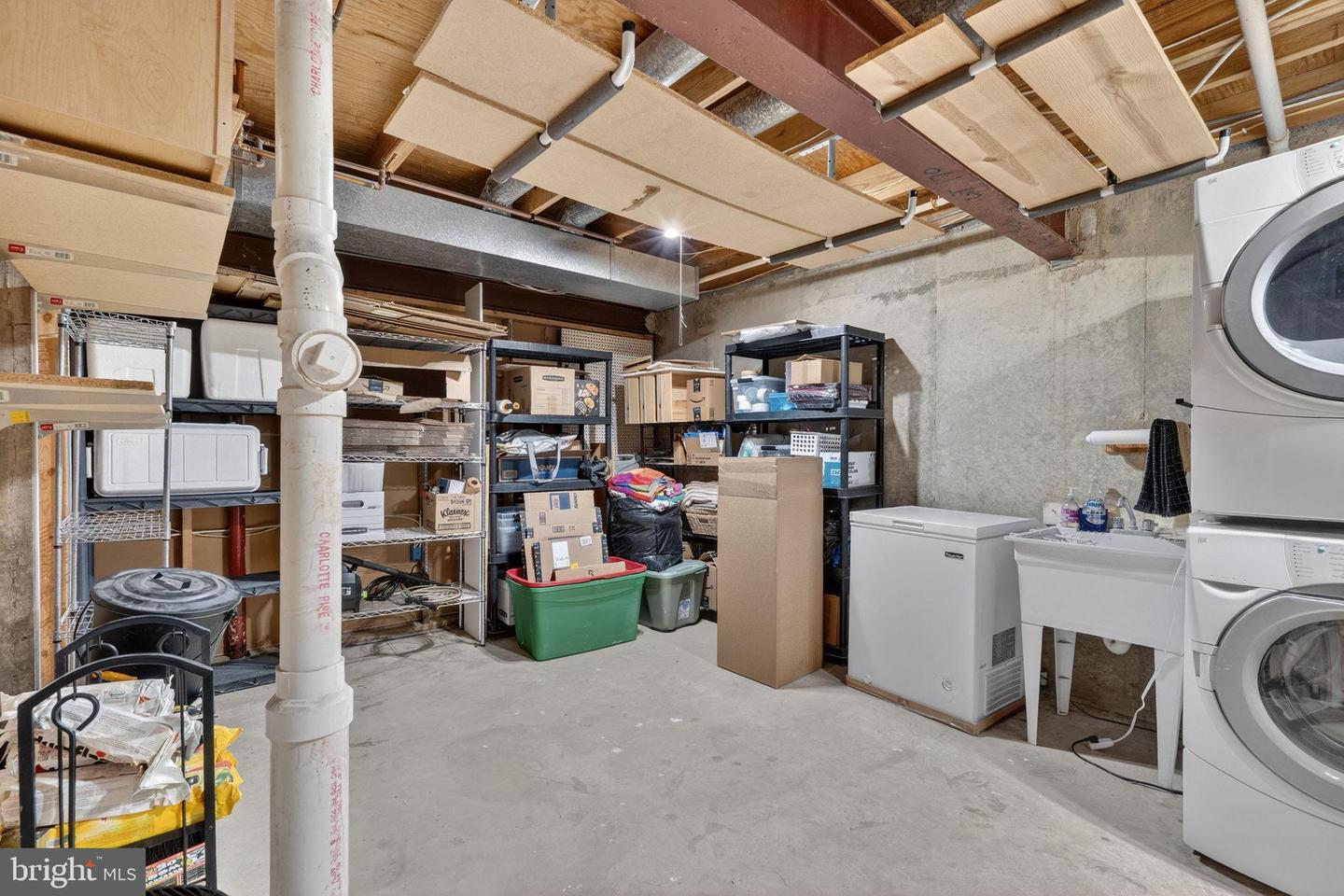 4309 GYPSY CT, ALEXANDRIA, Virginia 22310, 3 Bedrooms Bedrooms, 7 Rooms Rooms,2 BathroomsBathrooms,Residential,For sale,4309 GYPSY CT,VAFX2294010 MLS # VAFX2294010